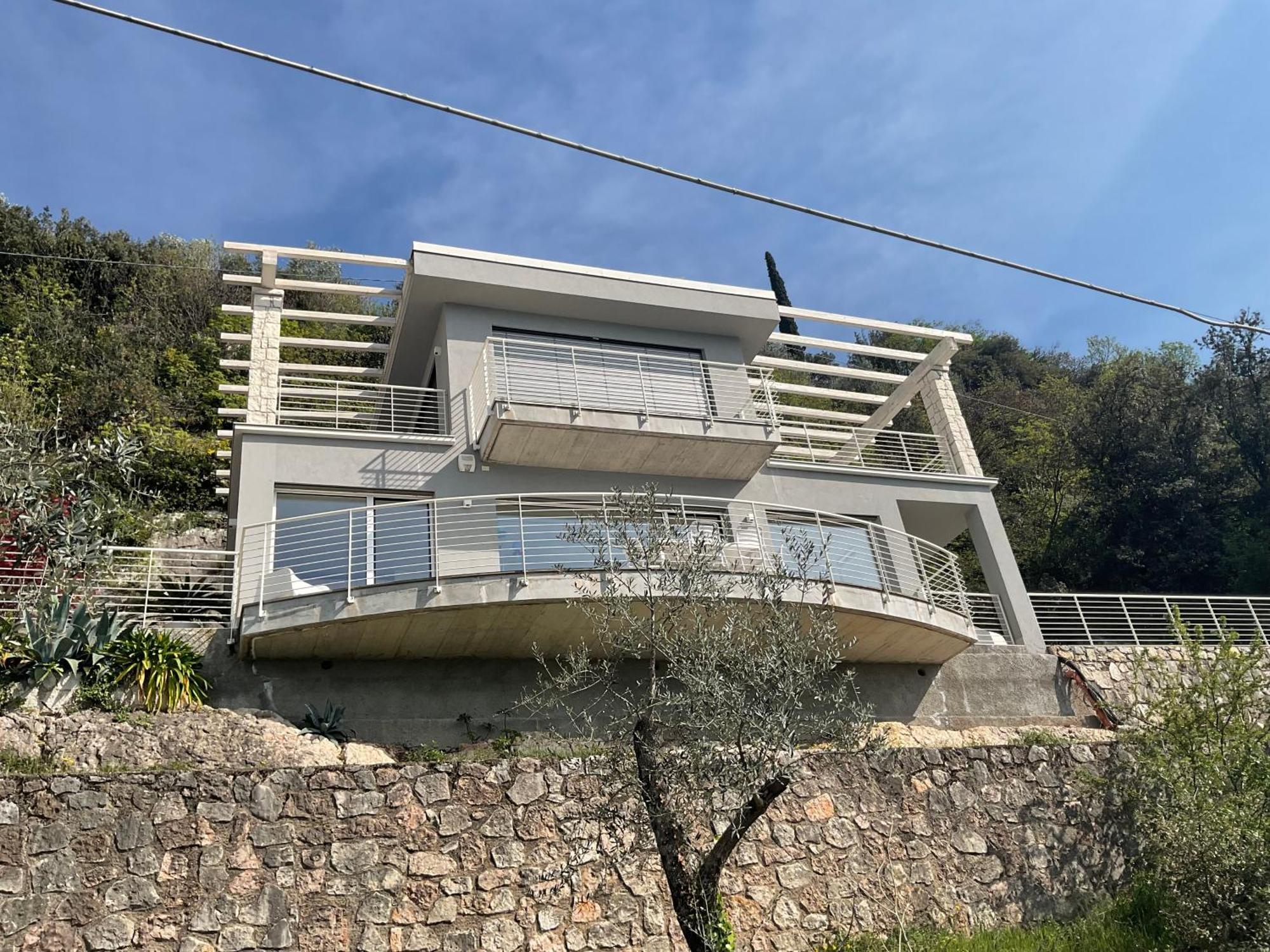 Gabizza Singola Con Jacuzzi Privata Villa *